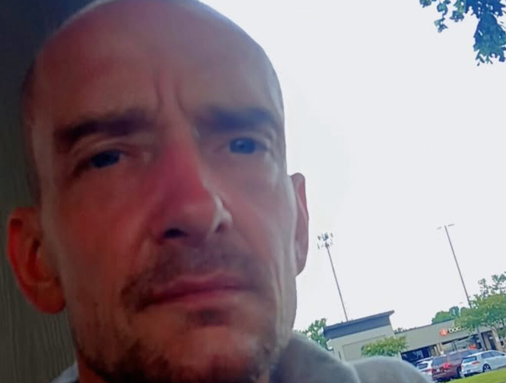 54-Year-Old Charles Moore Jr. Dies After Seeking Help Door-to-Door in West Columbia